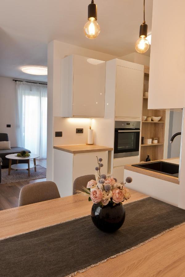 Malemi Apartment Pula Exteriör bild